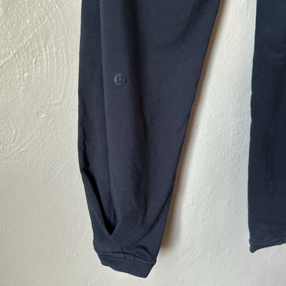 Lululemon Twisted And Tucked Pant 25” - Picture 5 of 7